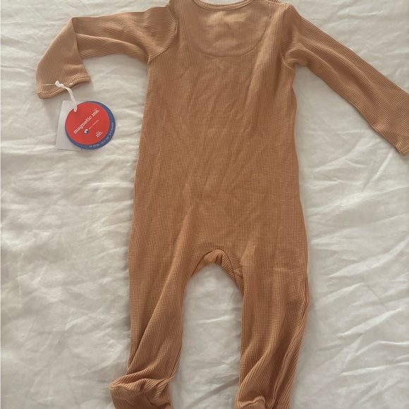 NWT Magnetic Me Camel Waffle Modal Footie - Picture 3 of 3